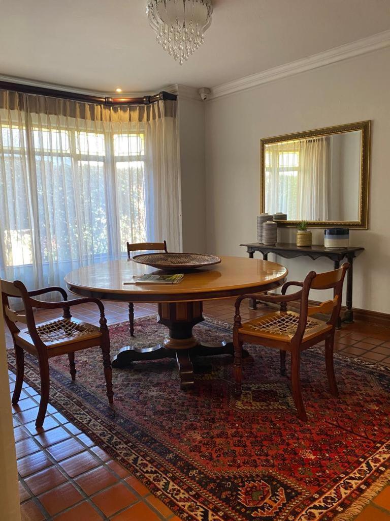 The Woodpecker Inn Pretoria-Noord Extérieur photo