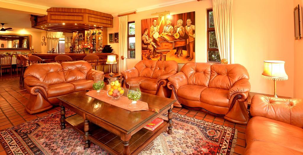 The Woodpecker Inn Pretoria-Noord Extérieur photo
