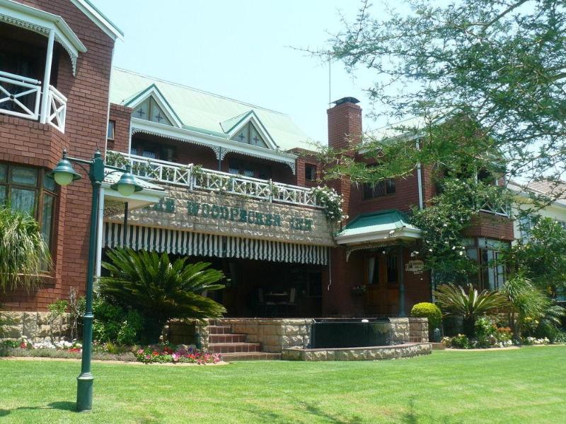 The Woodpecker Inn Pretoria-Noord Extérieur photo