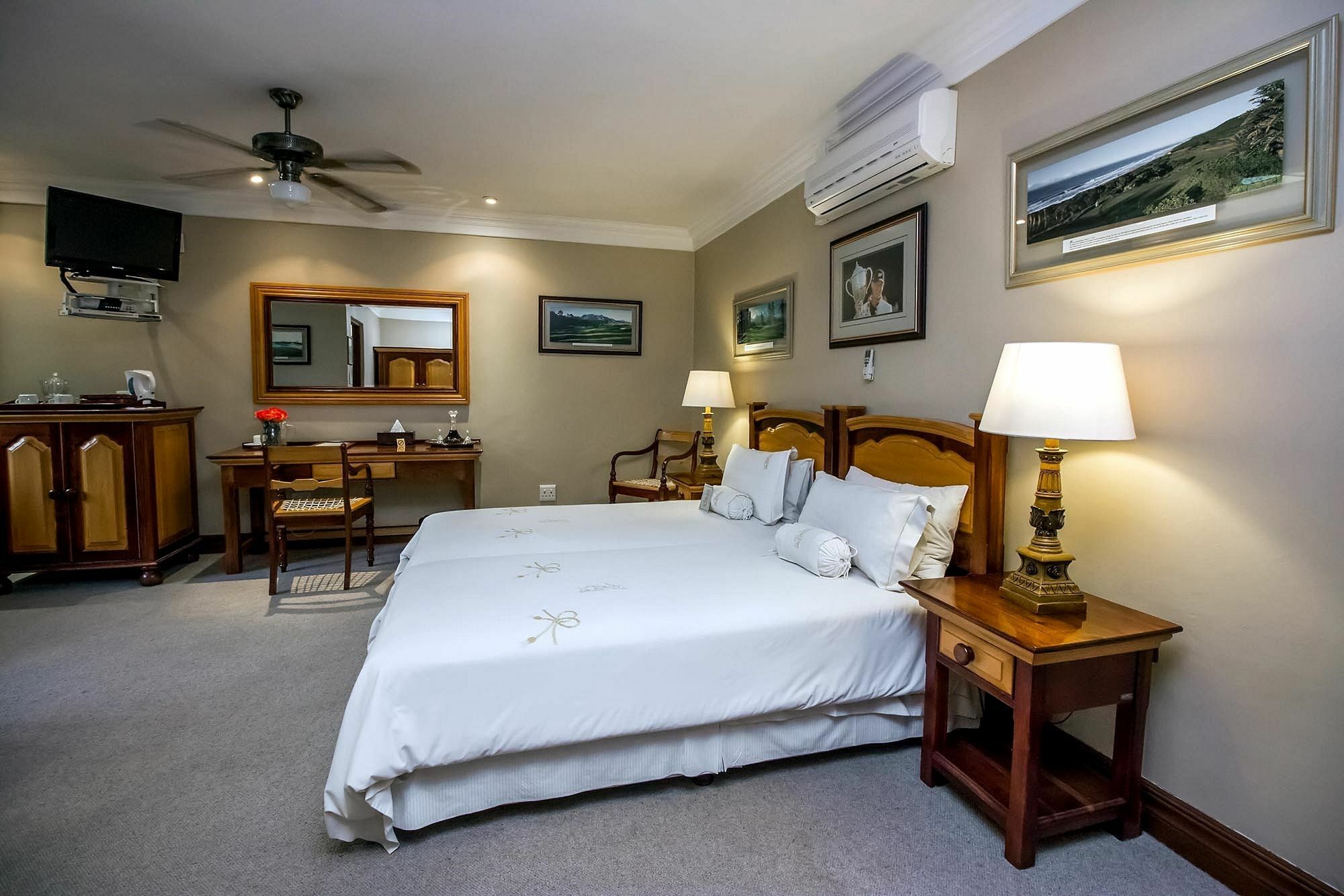 The Woodpecker Inn Pretoria-Noord Extérieur photo