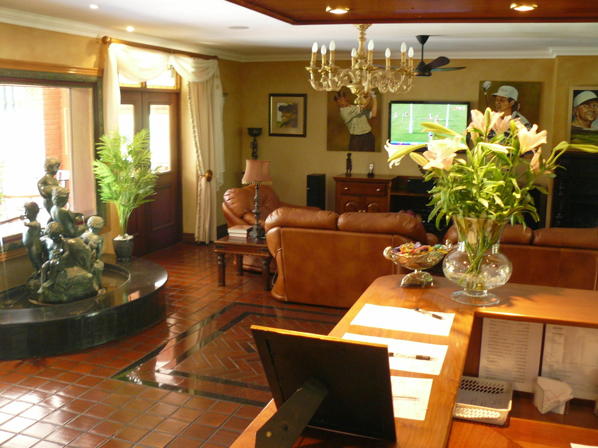 The Woodpecker Inn Pretoria-Noord Extérieur photo